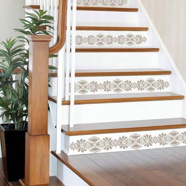 Как украсить лестницу в доме