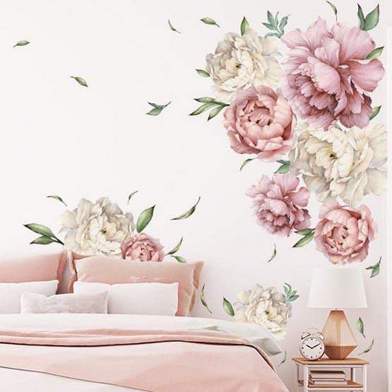 Декоративные розовые пионы
